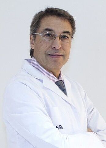 Médico dermatólogo-micólogo Artur